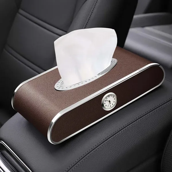 Giấy báo và khăn giấy khử mùi được đặt trong cabin của xe ô tô là cách khử mùi tiết kiệm nhất hiện nay