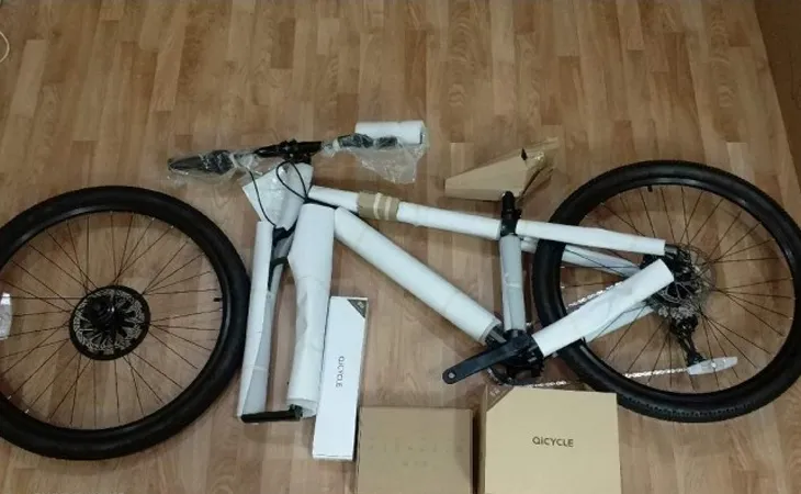 Quy trình khui thùng và tháo dỡ các lớp bảo vệ linh kiện khi thực hiện cách lắp ráp xe đạp thể thao