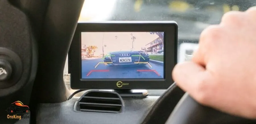 Cách quan sát camera lùi ô tô