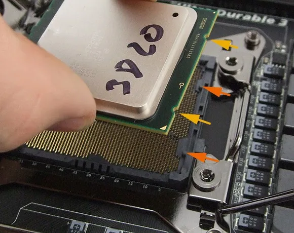 Lắp CPU vào Mainboard của PC