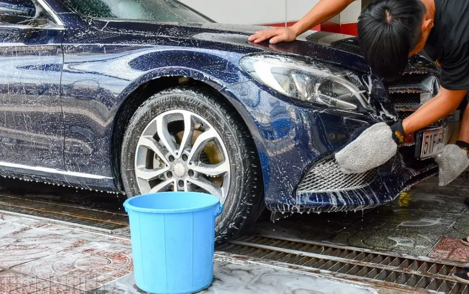 Dụng cụ chuẩn bị cho quy trình allintitle:rửa ô tô đúng cách