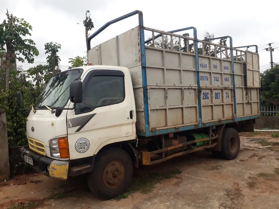 hyudnai-hd72-3t5-gia-70-trieu