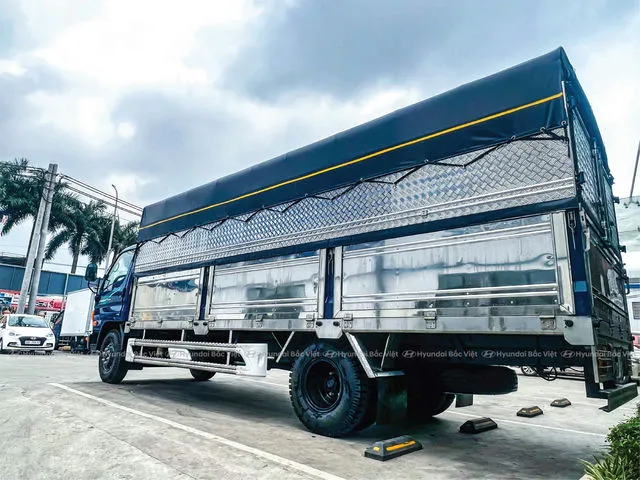Hyundai NEW Mighty 110SL thùng bạt