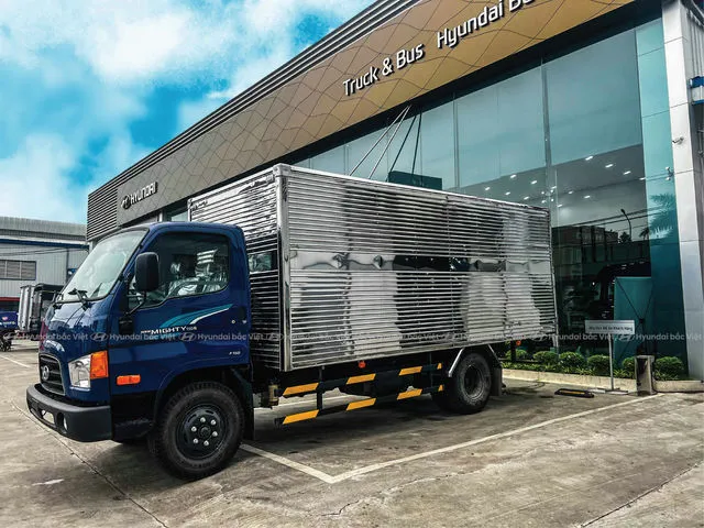 Hyundai Mighty 110SP thùng kín inox