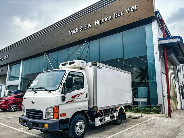 Xe tải đông lạnh Hyundai N250 chuyên dụng vận chuyển hàng thực phẩm