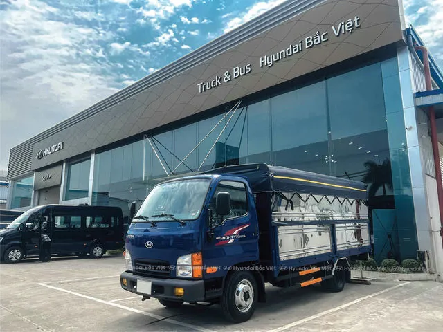 Xe tải Hyundai N250SL thùng mui bạt tải trọng 2.5 tấn tại đại lý