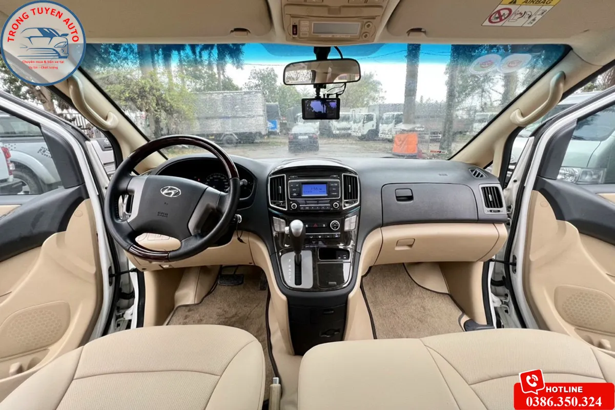 Chi tiết ghế ngồi và không gian rộng rãi của Starex Limousine cũ