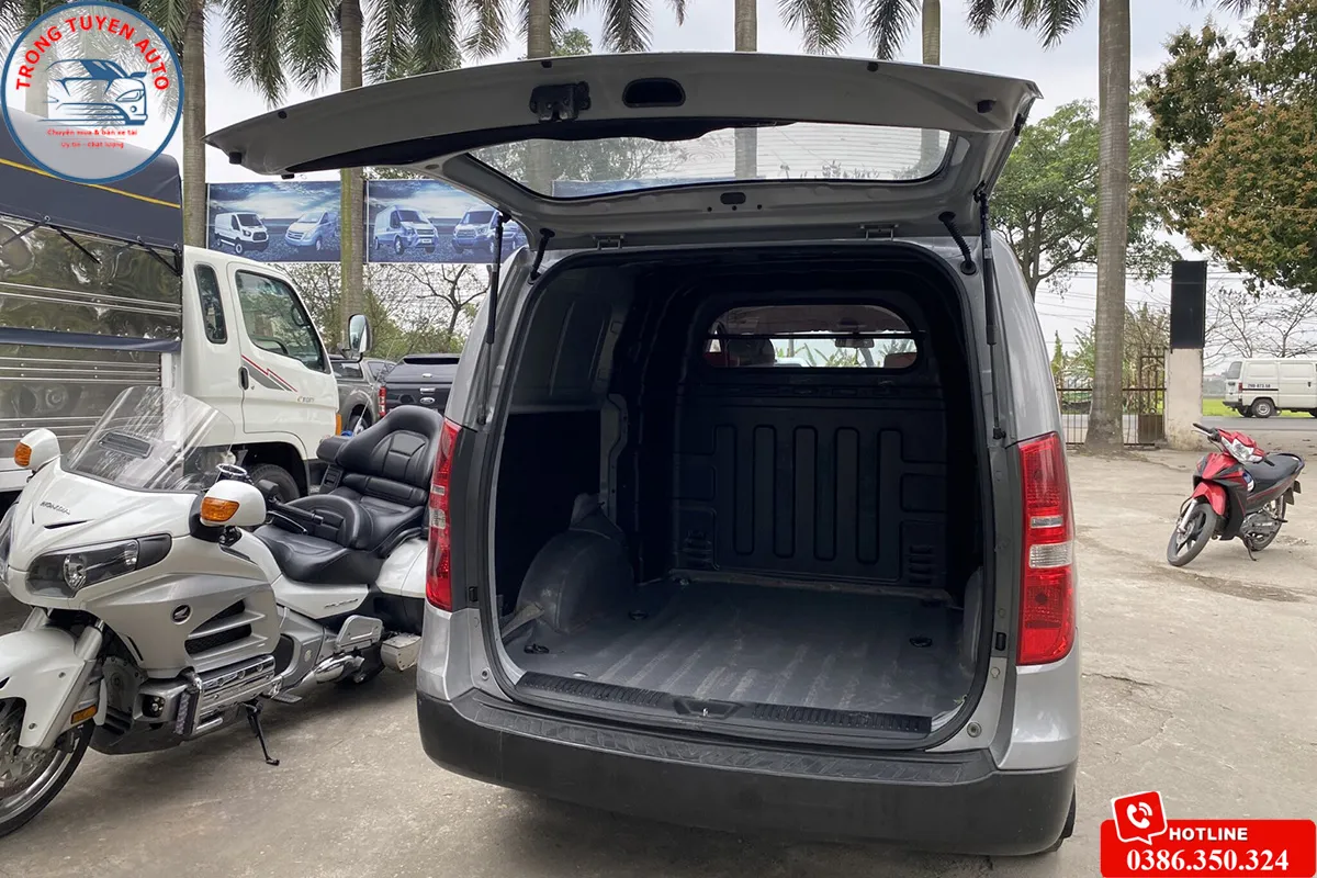 Hình ảnh chi tiết khoang hành khách và cabin xe bán tải Starex cũ