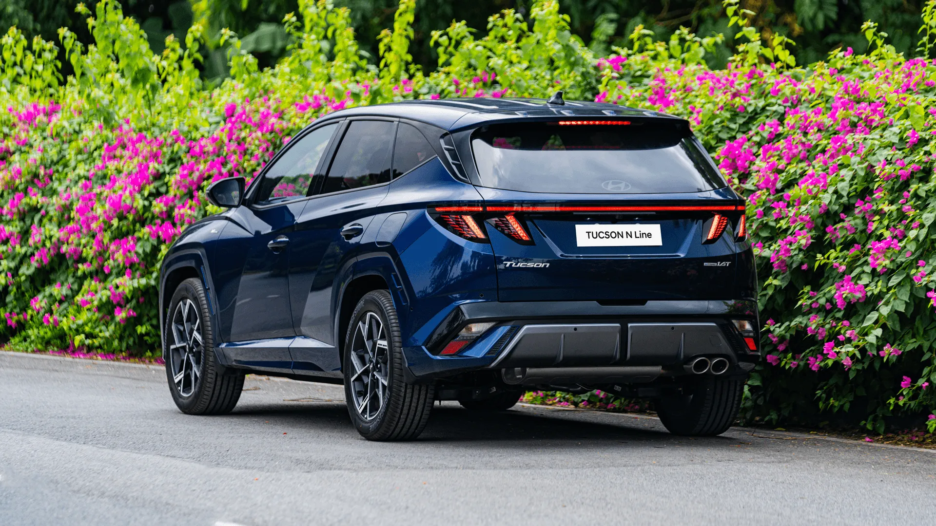 Đèn hậu LED kéo dài sang trọng