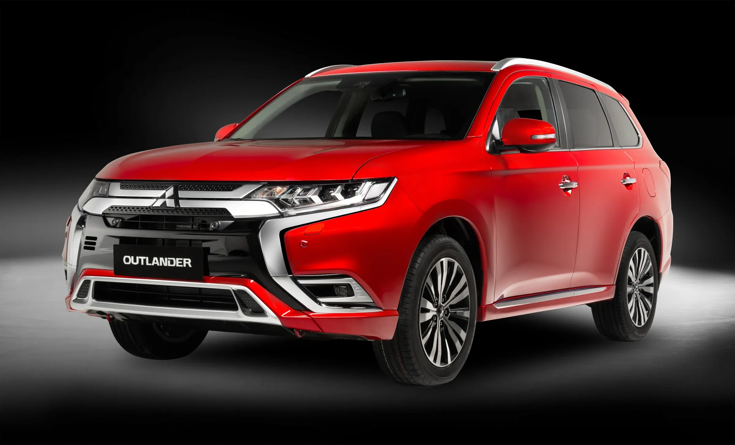 Mitsubishi Outlander - 7 chỗ thực dụng trong tầm 1 tỷ