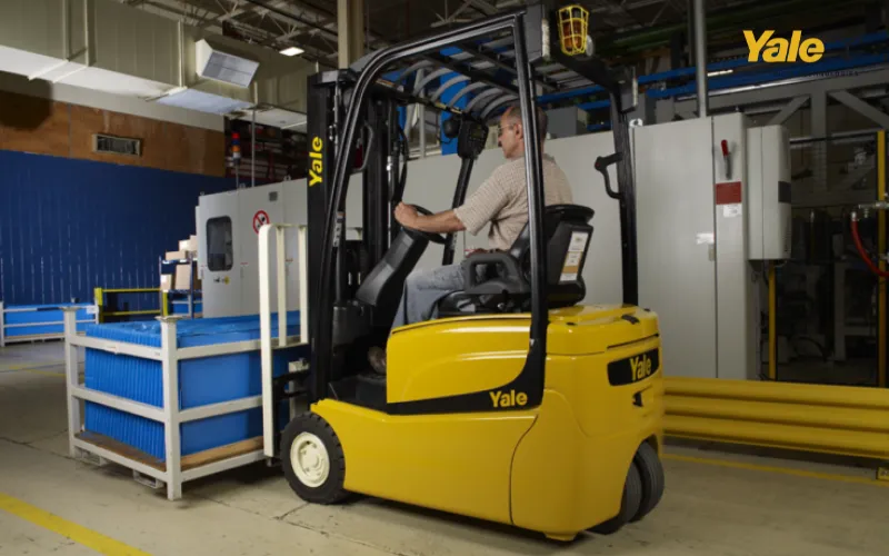 Kiểm tra xe nâng trước khi vận hành giúp phát hiện sớm rủi ro, đảm bảo an toàn lao động và duy trì hiệu suất thiết bị