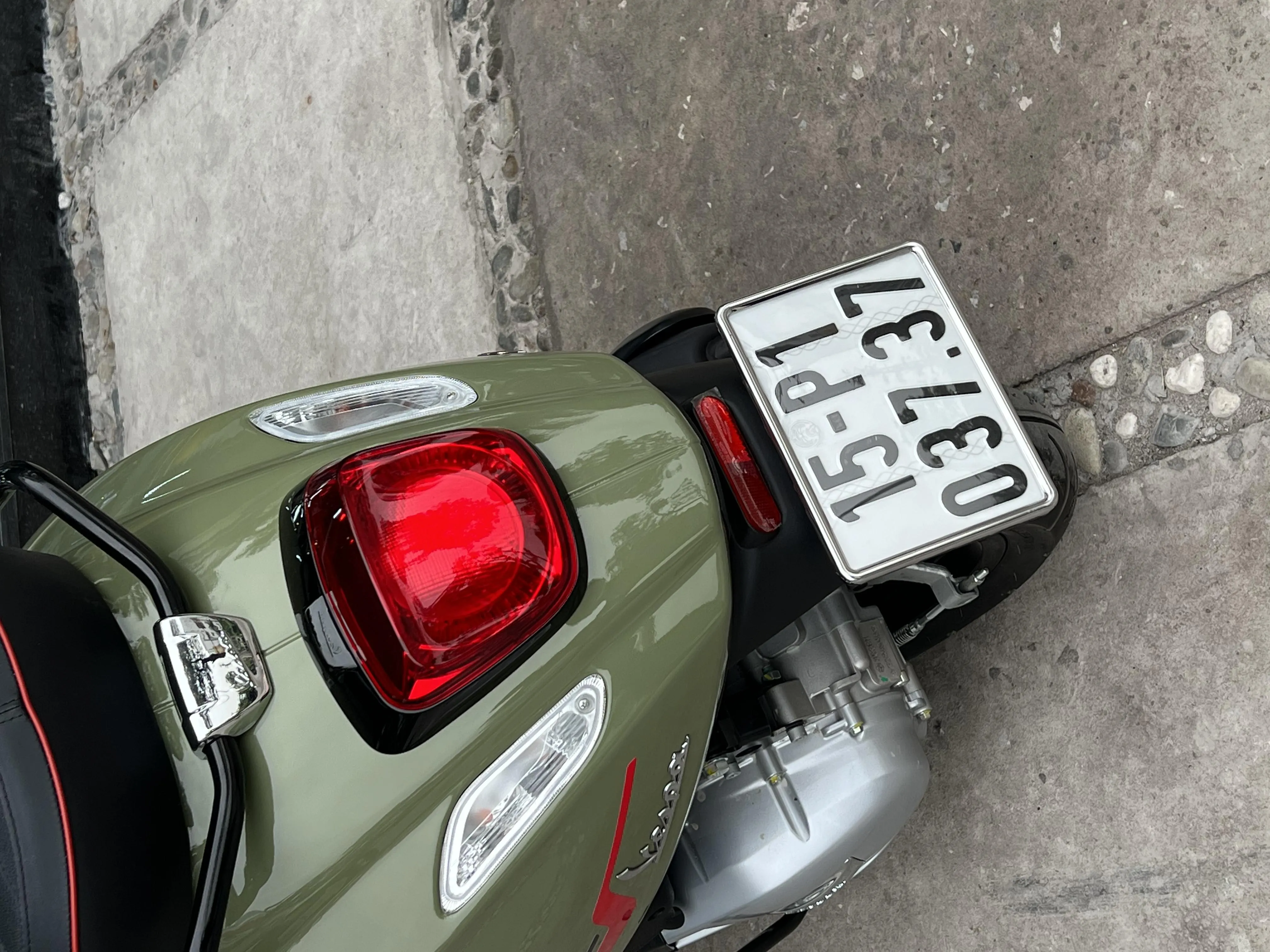 Biển số xe Hải Phòng 15 và 16 trên đường phố thành phố cảng