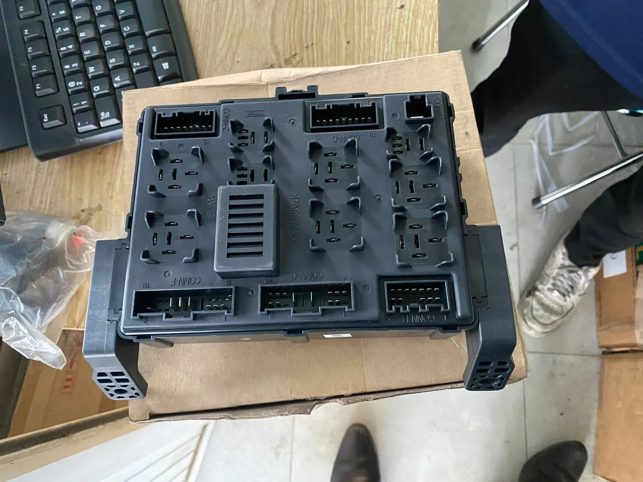 Hộp Cầu Chì Xe Tải Hyundai Mighty 110S 75s 110SL 110XL County 91810 5L021