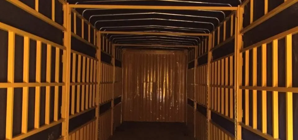 Xe tải với thùng hàng đa dạng kích thước