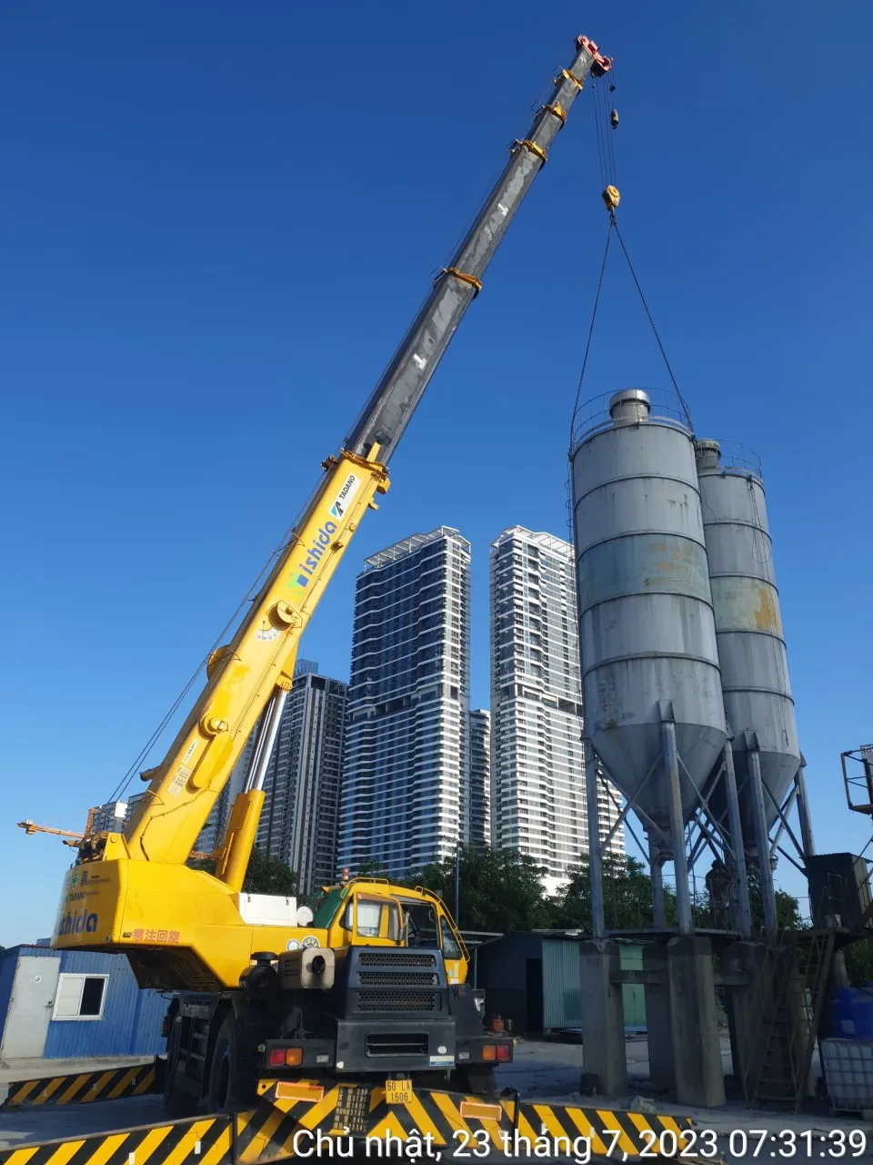 Ishida cho thue xe cau banh lop 50 tan tai ha noi