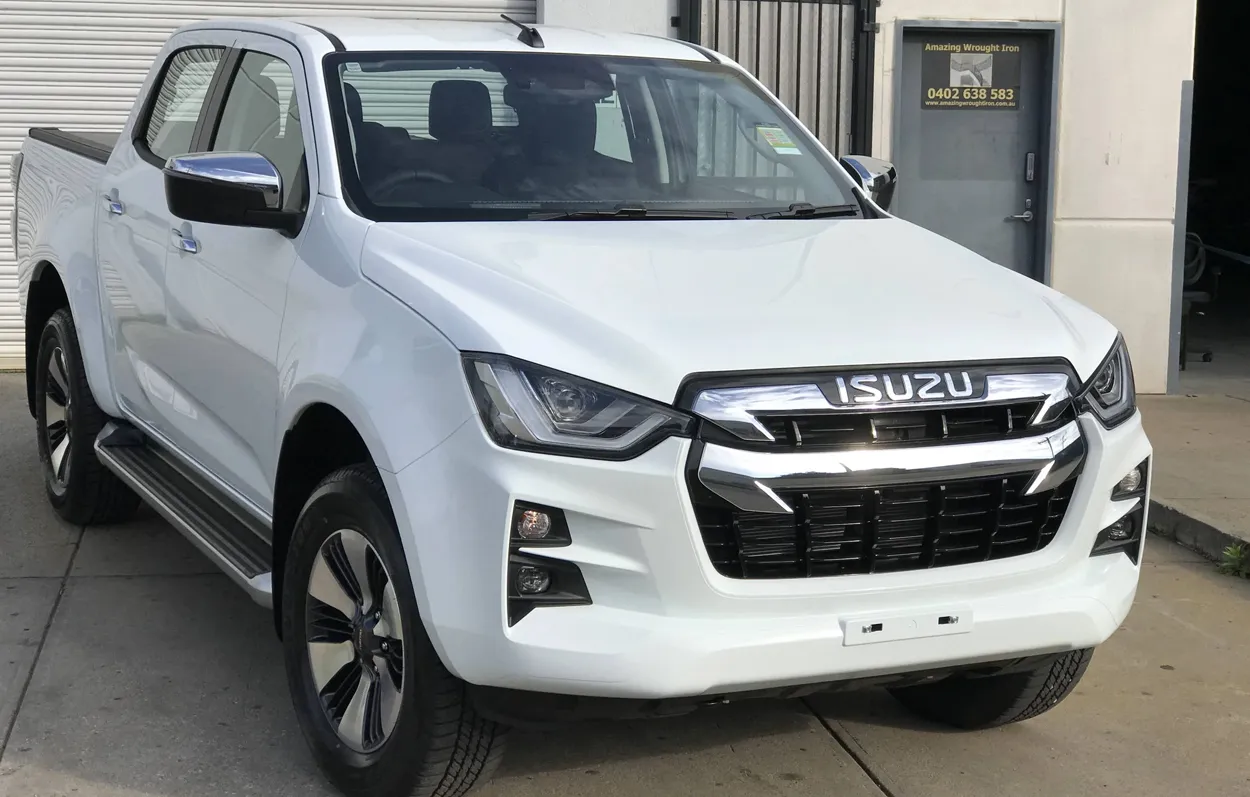 Thùng hàng lớn của Isuzu D-Max Single Cab được thiết kế vuông vắn, tối ưu không gian