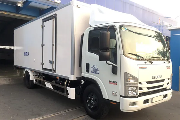 Xe táº£i Isuzu NQR 550 ThÃ¹ng ÄÃ´ng Láº¡nh 5 Táº¥n