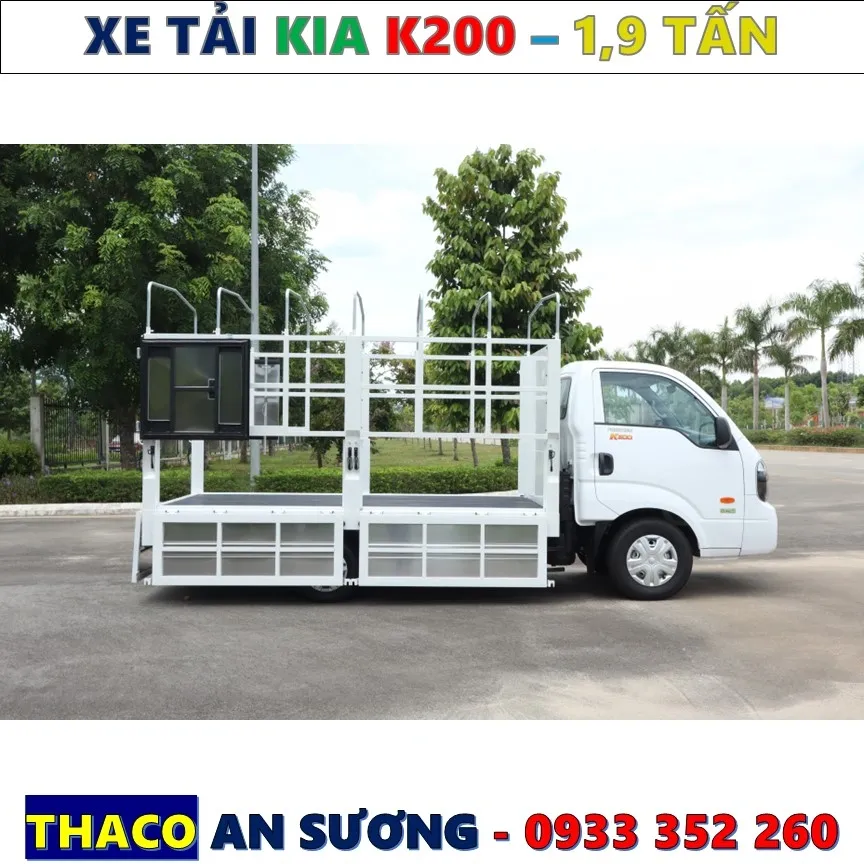 Góc nhìn từ phía sau thùng mui bạt Kia K200
