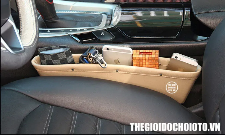 Không gian chứa của khay đựng đồ giúp đựng được nhiều vật dụng nhỏ