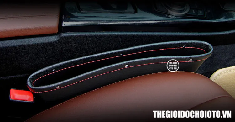 Khay đựng đồ khe ghế ô tô khi không có đồ vẫn giữ được sự tinh tế