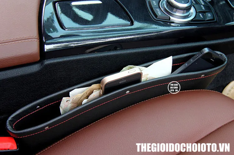 Khay đựng đồ khe ghế ô tô khi để điện thoại và tiền lẻ