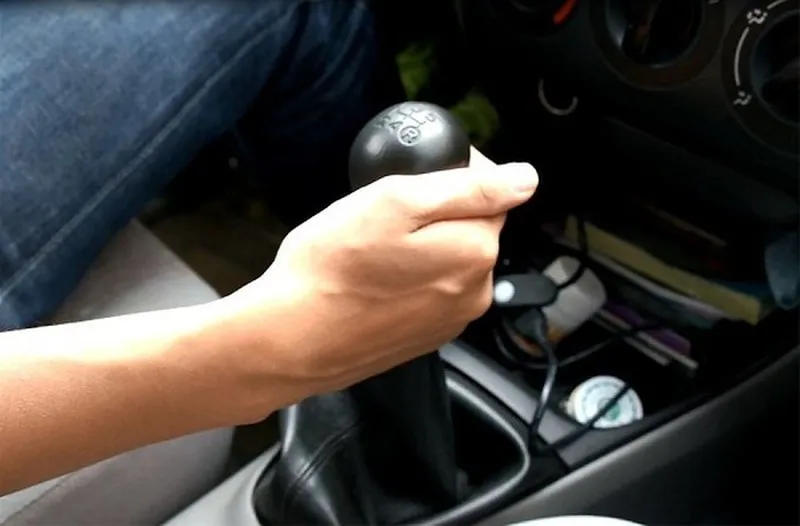 Dầu nhớt hộp số ô tô: Dấu hiệu và thời điểm thay thế chi tiết