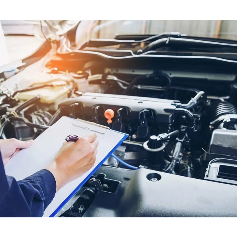 Học viên thực hành lắp đặt và nâng cấp nội thất, phụ kiện điện tử trên ô tô thực tế