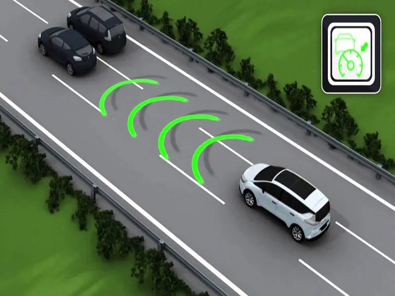 Giao thông trên đường cao tốc vào ban ngày, các phương tiện giữ khoảng cách tối thiểu giữa 2 xe ô tô, đảm bảo an toàn khi di chuyển tốc độ cao