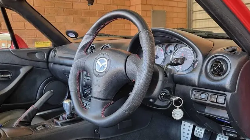 Điều chỉnh khoảng cách vô lăng để đạt tư thế lái xe tối ưu và thoải mái