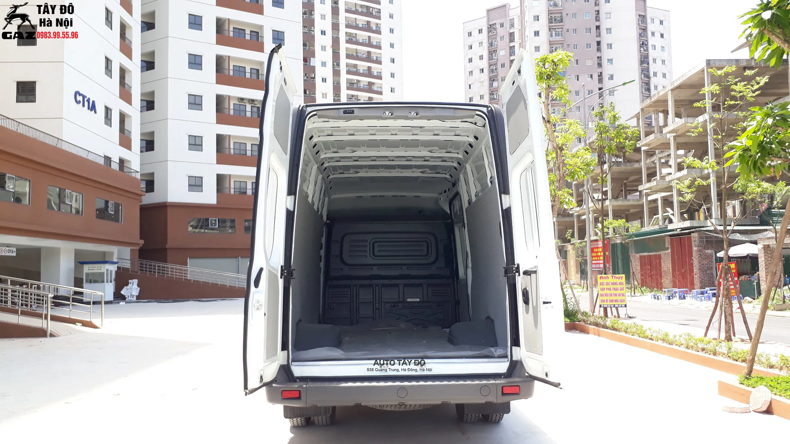 Khoang chứa hàng 13.5 m3 khổng lồ của xe bán tải nga GAZ