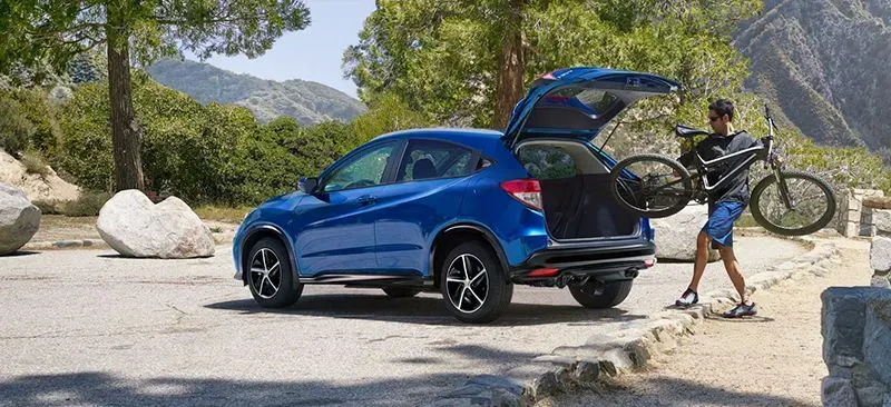 Đánh giá khoang hành lý và tính thực dụng của xe ô tô cũ giá 350 triệu