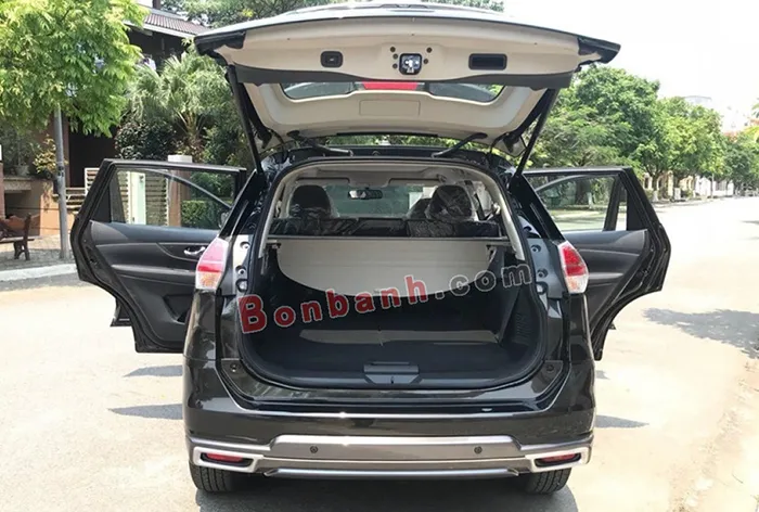 khoang hành lý phía sau xe Nissan X-Trail 2021