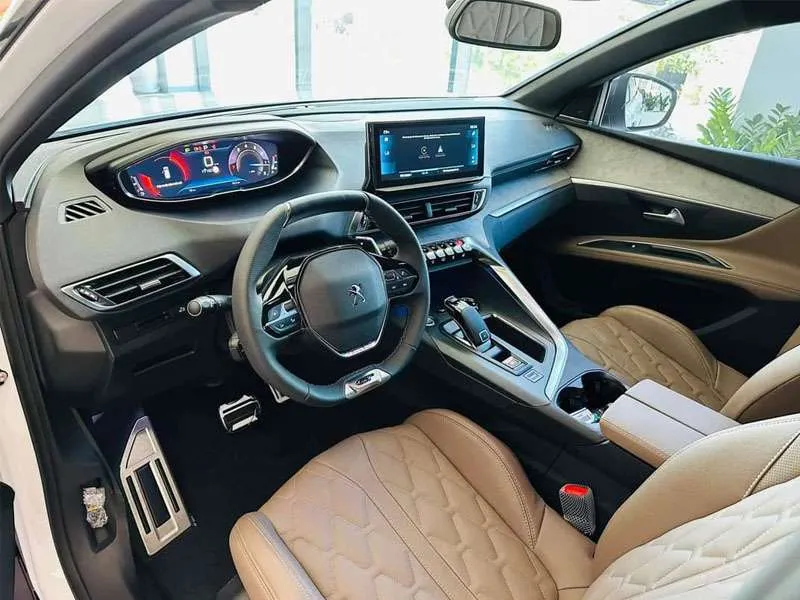 Khoang lái Peugeot 3008