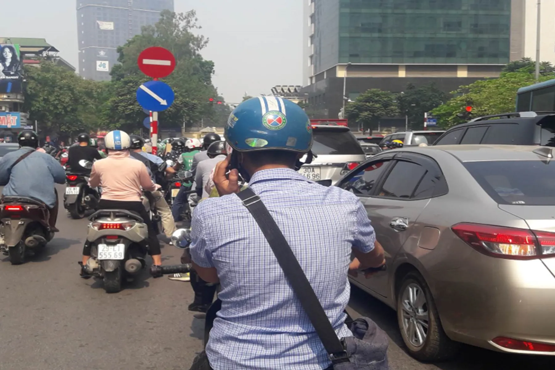 Giao diện đăng ký mua bảo hiểm xe máy bắt buộc trực tuyến qua ứng dụng điện thoại