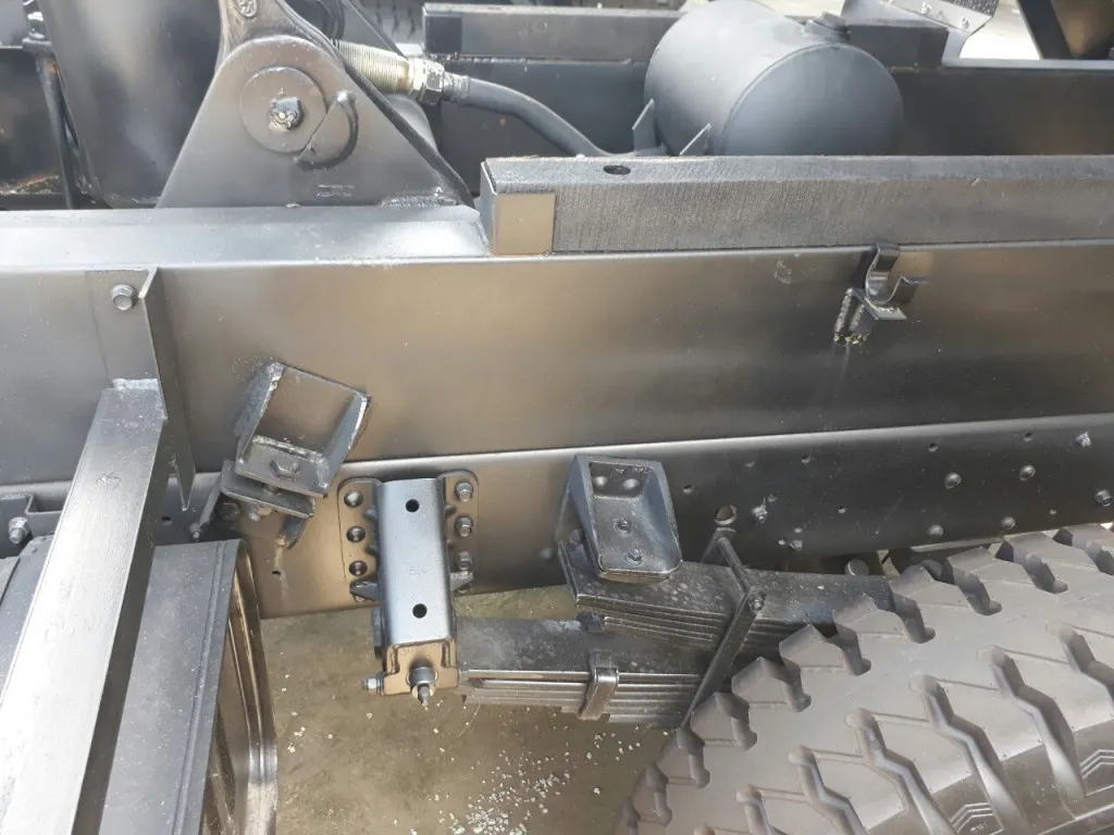 Khung chassis xe ben Hyundai HD88 được gia cố hộp vuông sắt tăng độ cứng