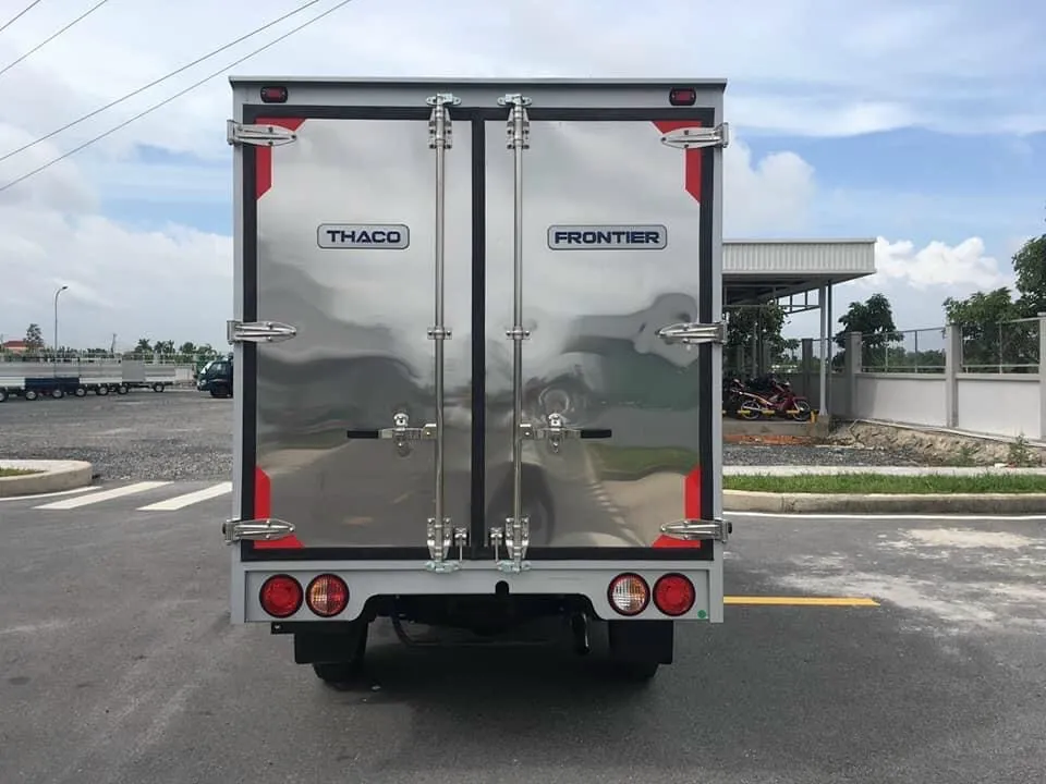 Quy cách sàn thùng dập sóng dày 1.2mm giúp thoát nước và cố định hàng tốt hơn