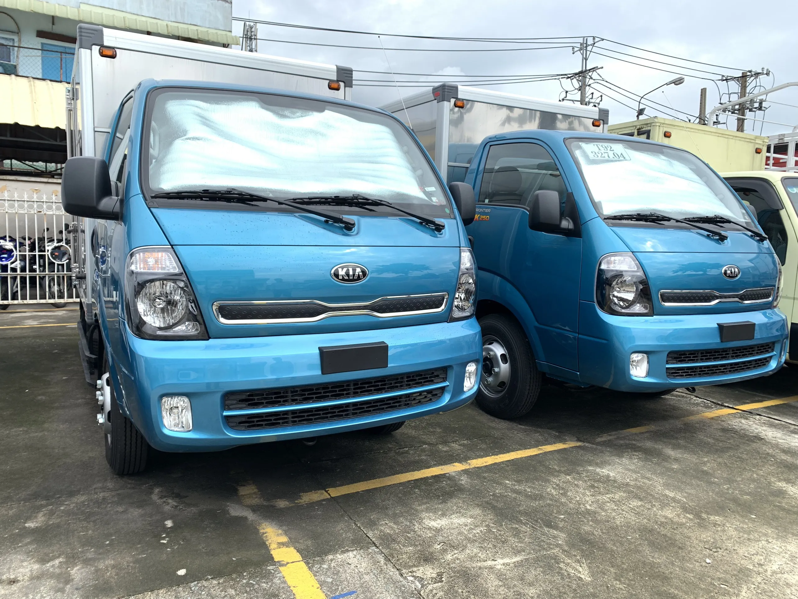 Kia K150 thùng kín