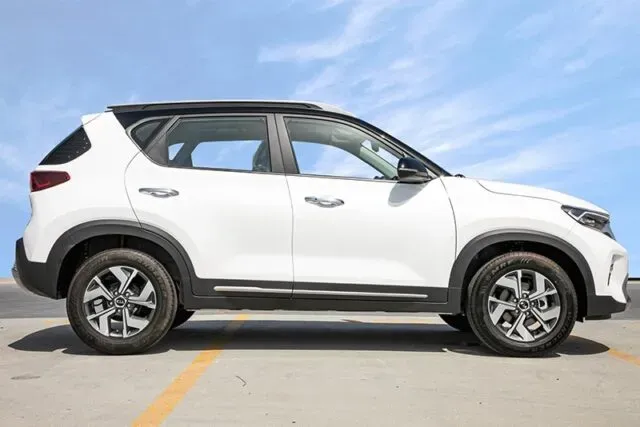 Kia Sonet 2022: Giá bán mới nhất, Đánh giá thông số kỹ thuật