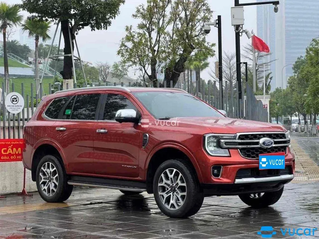 Kích thước mới của Ford Everest 2026 lần lượt theo dài, rộng, cao lần lượt là 4.914 x 1.923 x 1.842 (mm)