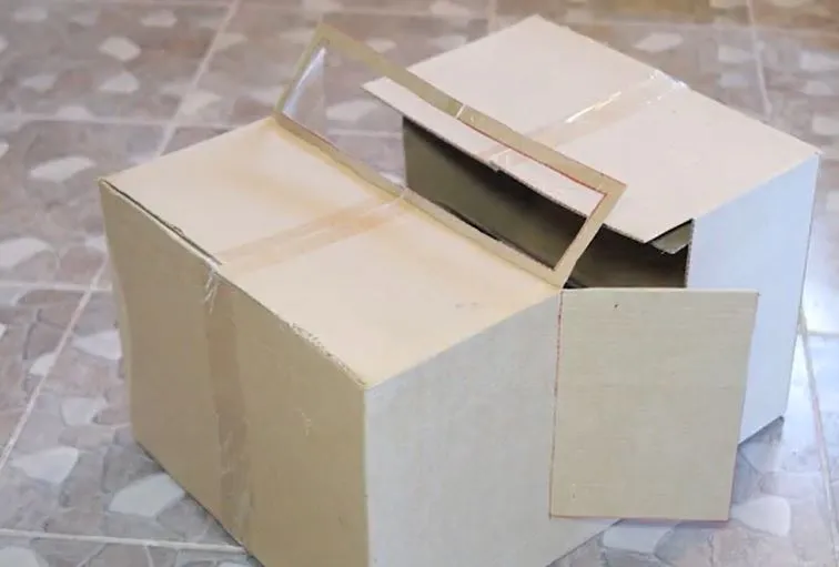 Kính chắn gió xe ô tô từ thùng carton