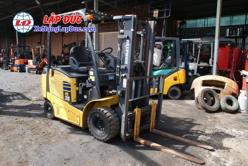 Xe NÃ¢ng Äiá»‡n Ngá»“i LÃ¡i 2.5 táº¥n KOMATSU FE25-1