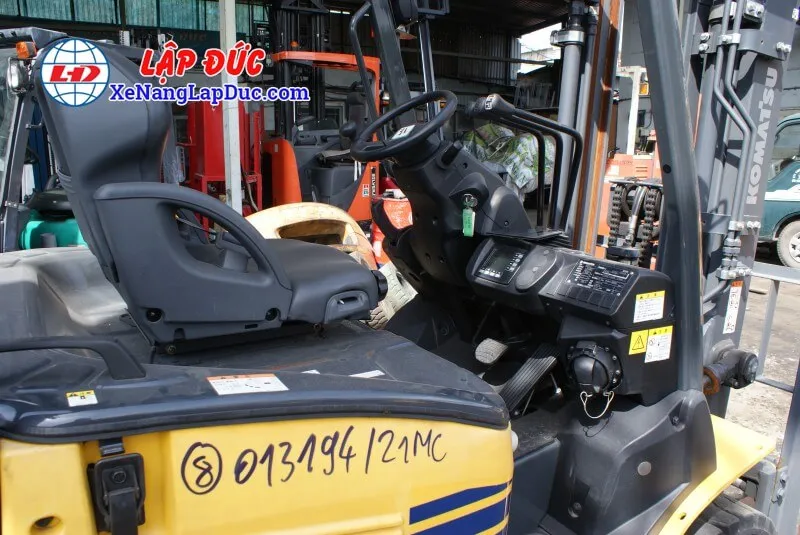 xe nÃ¢ng Ä‘iá»‡n Komatsu 2.5 táº¥n