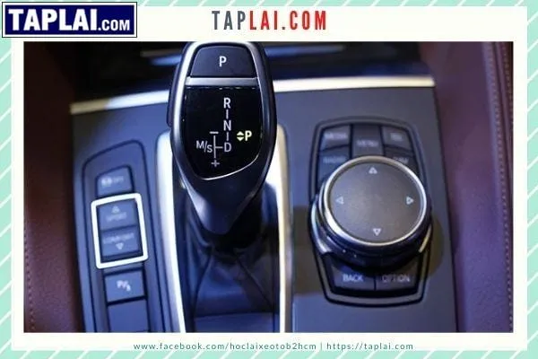 Kỹ năng gạt cần số thủ công trên xe ô tô số tự động