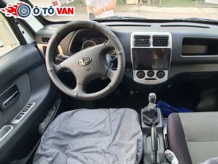 Nội thất xe tải van hiện đại và thoải mái, hỗ trợ cách lái xe tải an toàn