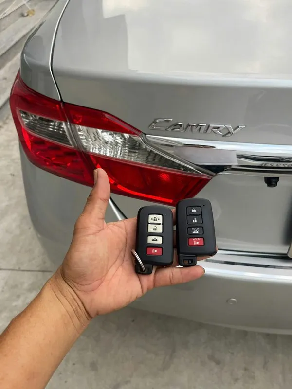 Cách thay pin chìa khoá ô tô Toyota Camry chuẩn xác cho chìa khóa thông minh