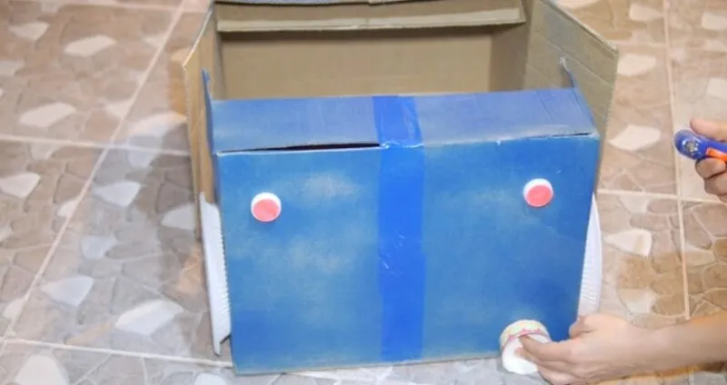 Gắn cốc vào làm đèn cho xe ô tô