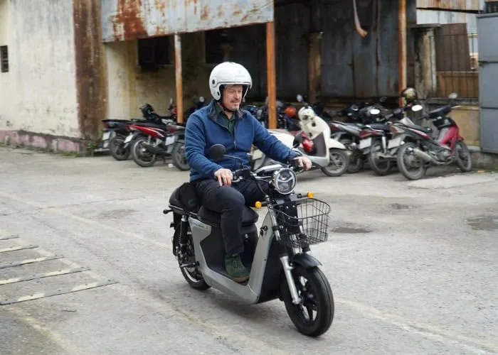 Xe điện sạc đầy đi được bao nhiêu km?