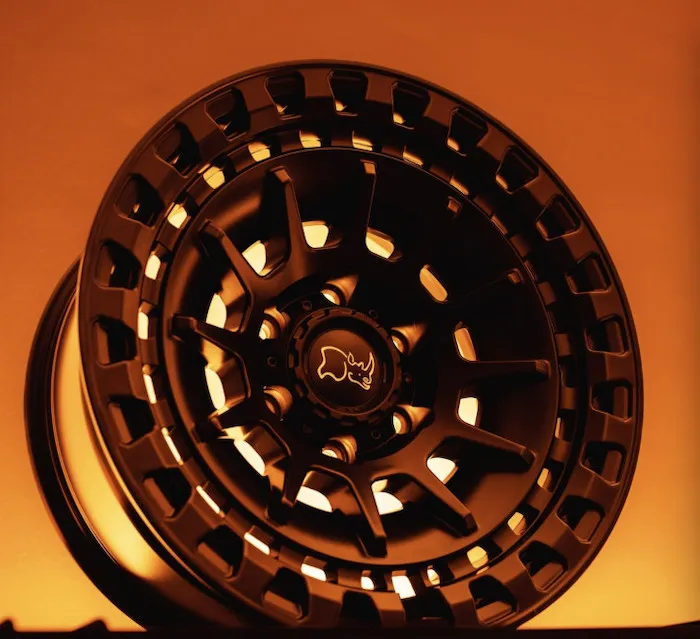 Mẫu độ lazang xe bán tải Black Rhino đường kính 17 inch màu đen mờ