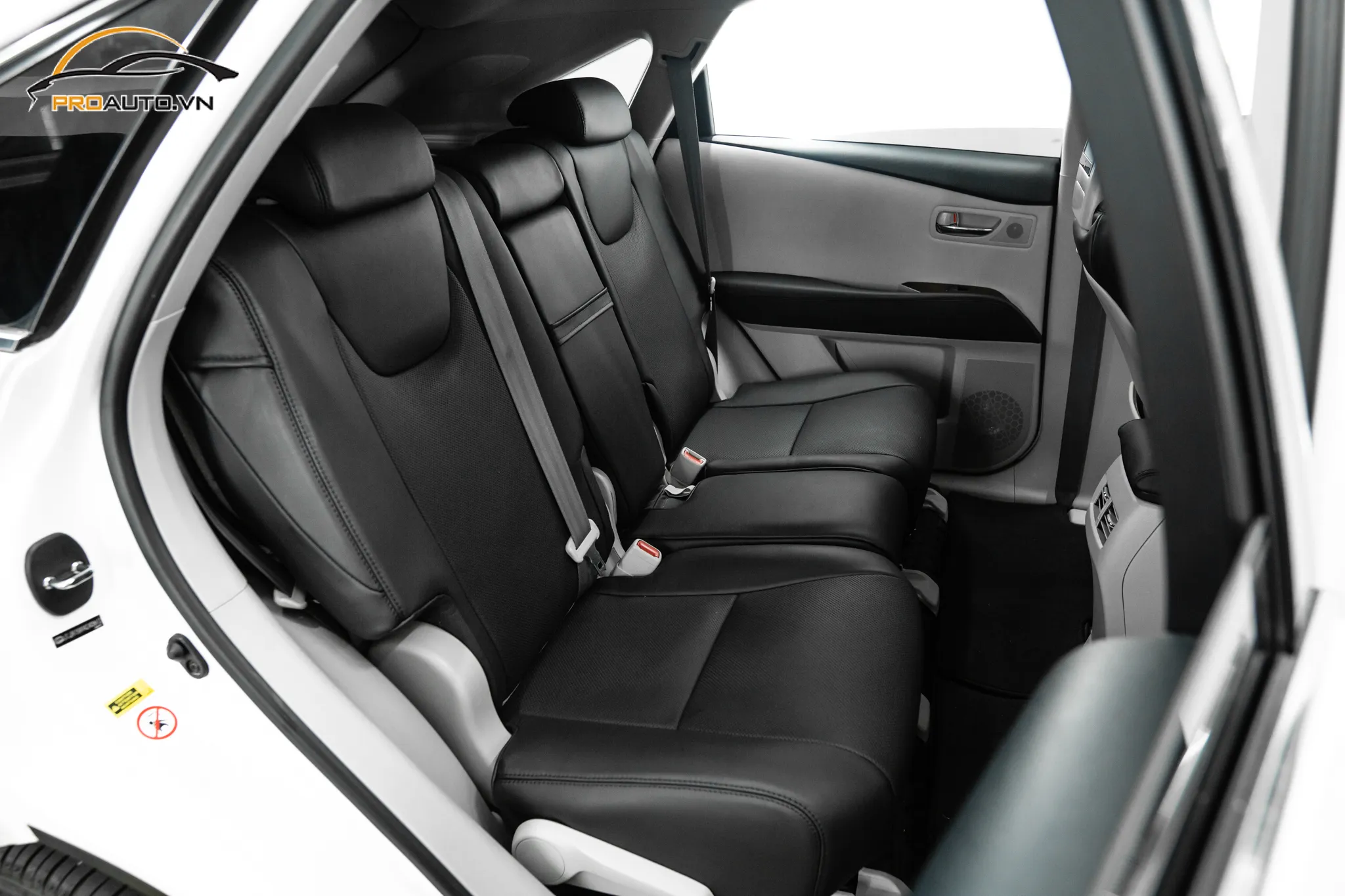 Các vị trí nội thất nên bọc da trên ô tô, ngoài ghế ngồi