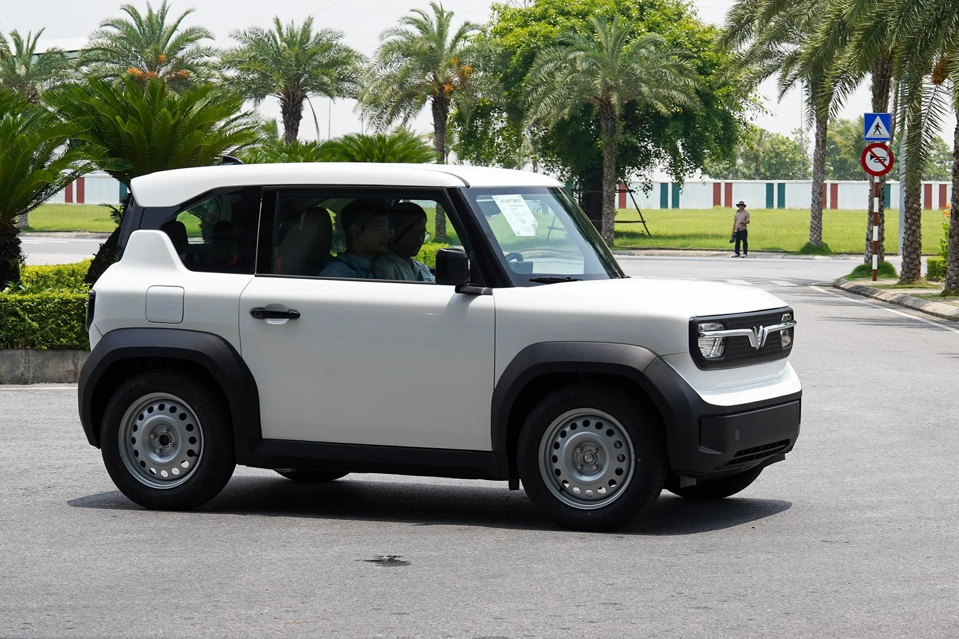 Mẫu xe VinFast VF 3 với thiết kế vuông vức